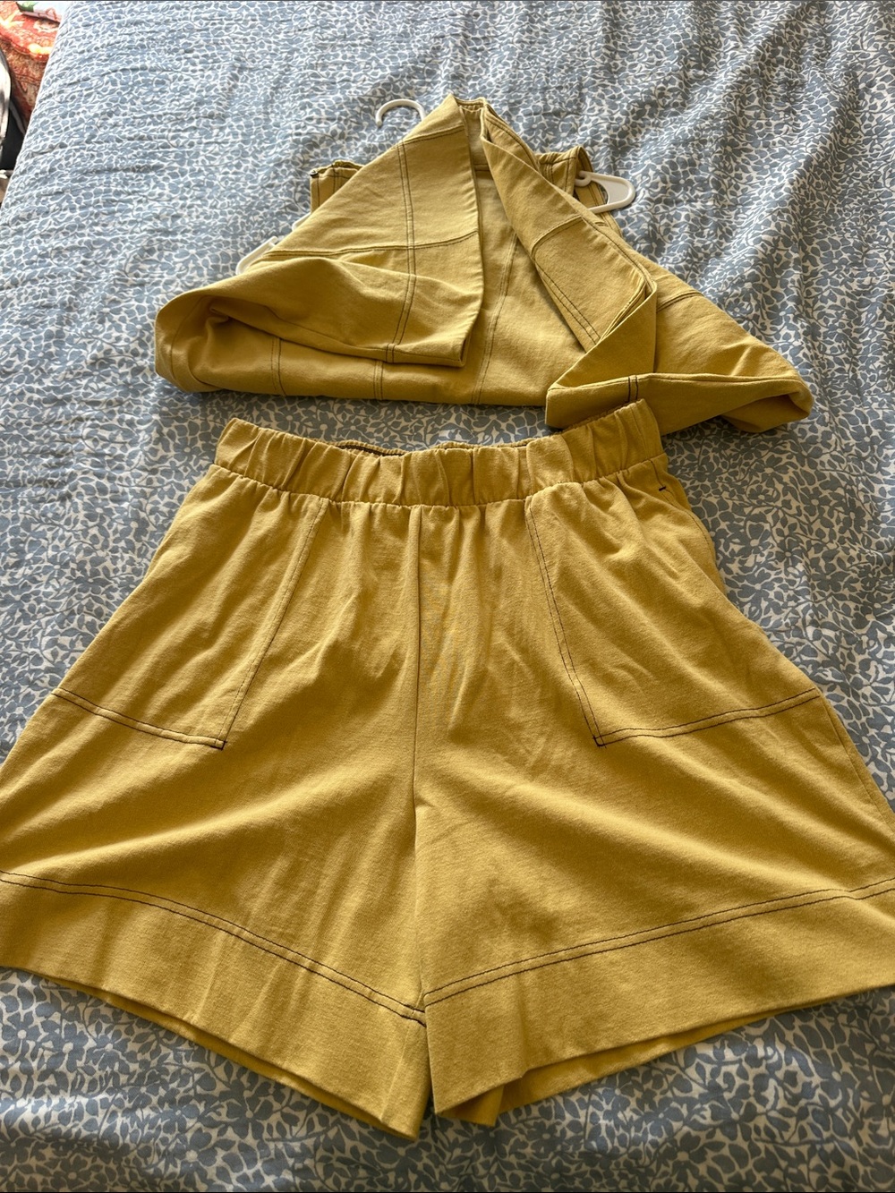 Sleeveless Mustard Two-Piece Set - Picture 4 of 6